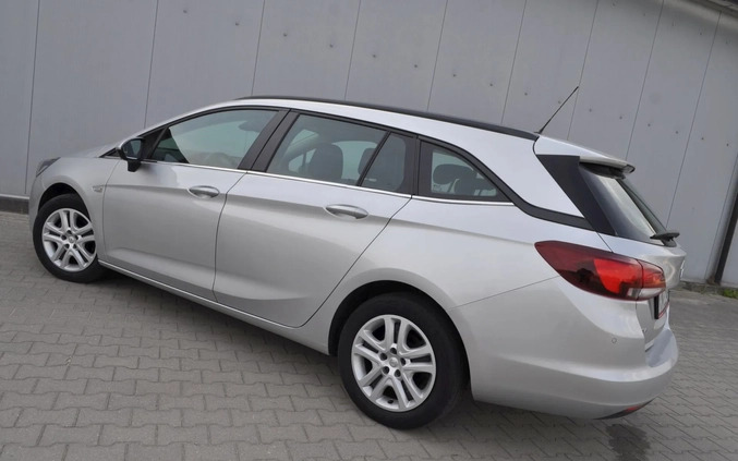 Opel Astra cena 48900 przebieg: 205000, rok produkcji 2020 z Stawiszyn małe 631